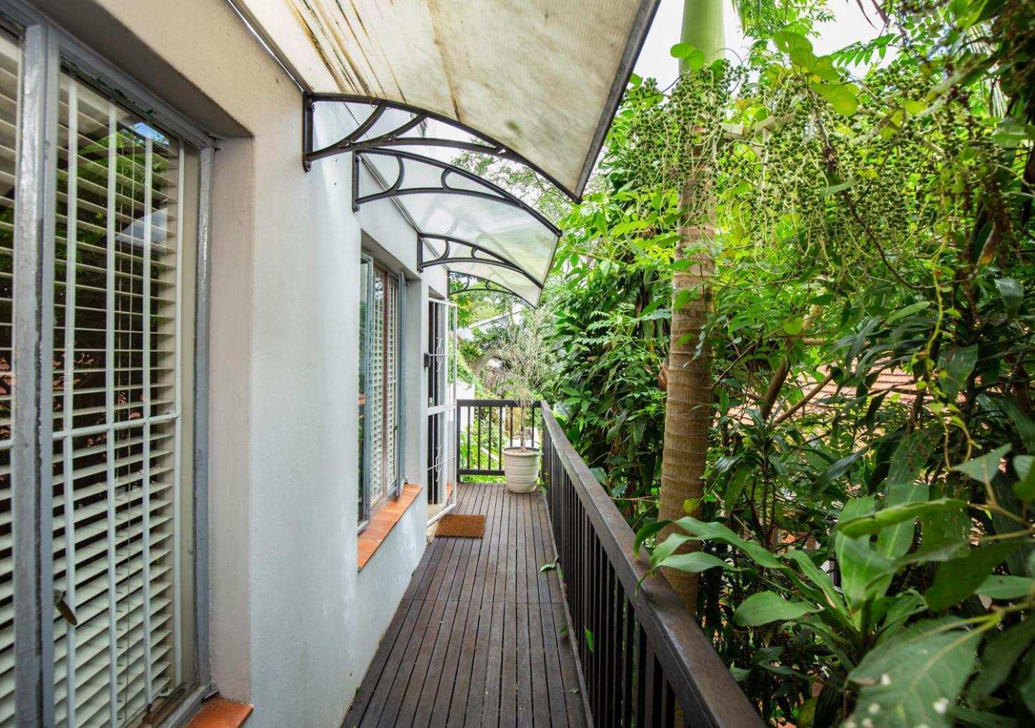 1 Bedroom - Unit 1 Loadshedding Free Apartment *