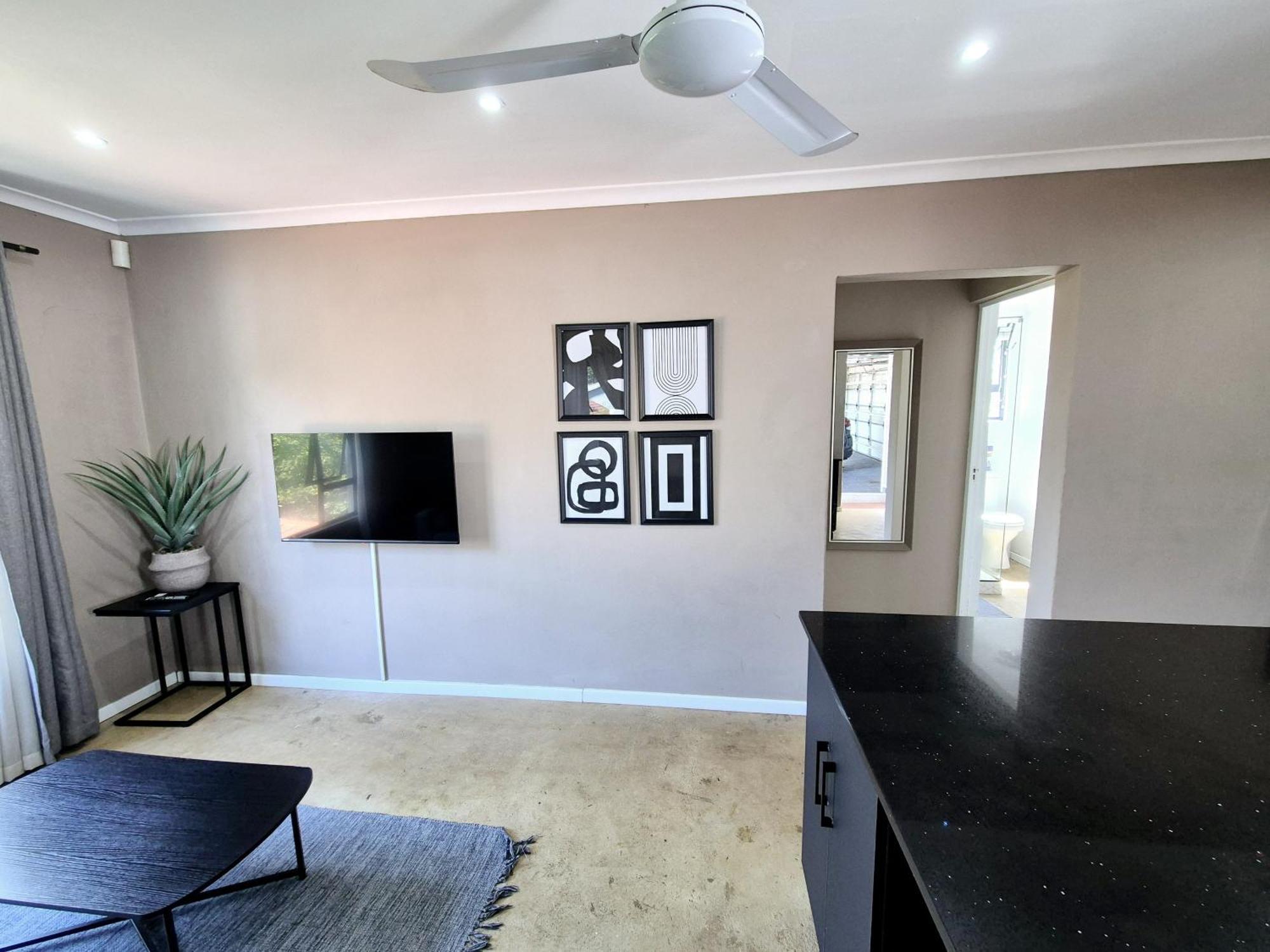 1 Bedroom - Unit 1 Loadshedding Free Apartment *